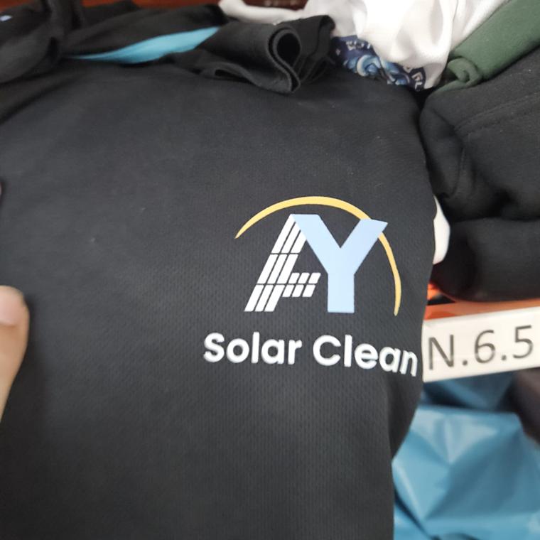חולצת דרייפיט שחורה עם לוגו Solar Clean